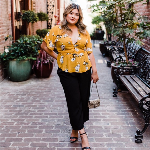 Floral blouse - Picture 3 of 3